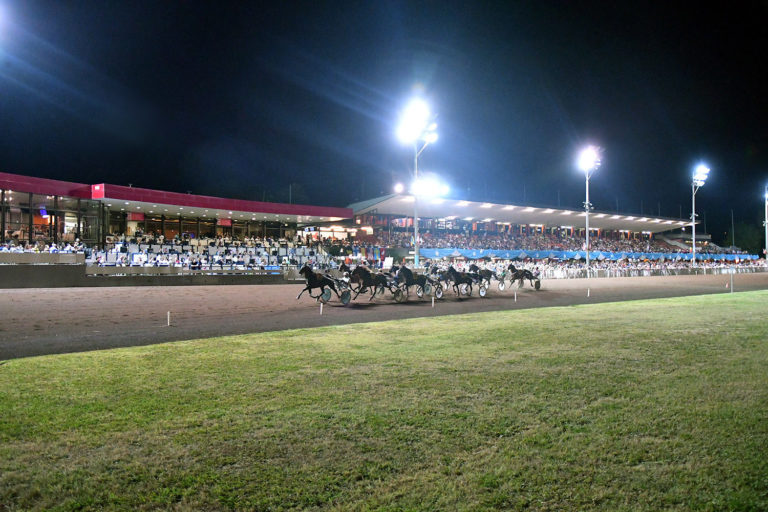 Ippodromo SNAI Sesana, programma e pronostici per il convegno in