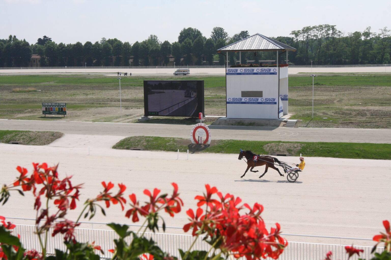 Ultima di aprile all’Ippodromo Snai La Maura. In pista dalle ore 14 e porte chiuse al pubblico